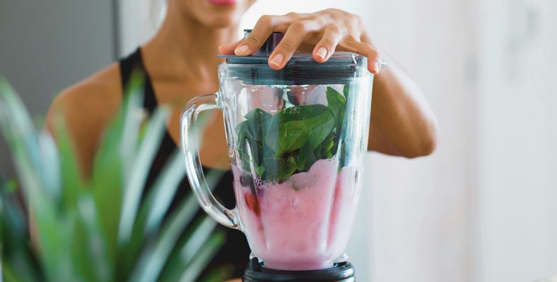 Kreatin som tilskud tilsat en sund smoothie