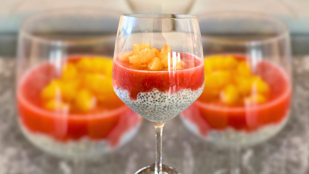 Overnight Oats med protein find opskriften her. Særlig god for kvinder 40+ perimenipause fordi der er 31 gram protein pr. portion